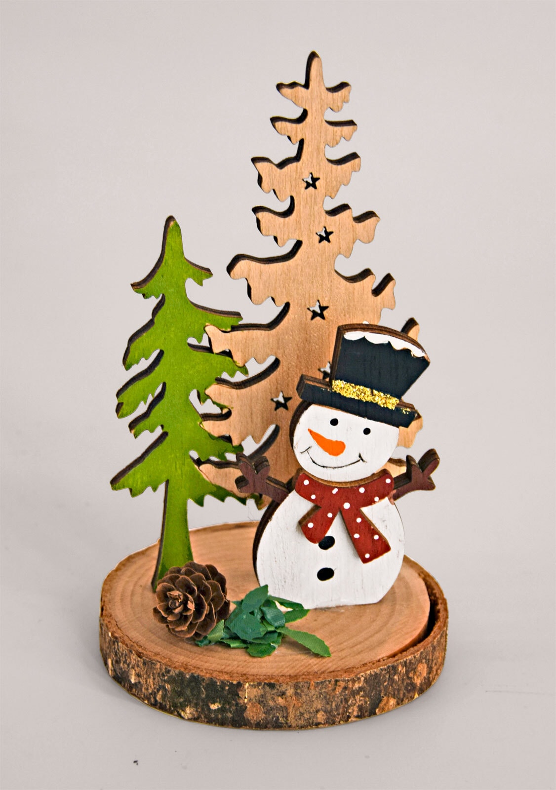 Weihnachten Deko Objekt Schneemann an Tanne braun weiß grün 7cm 13,5cm Holz