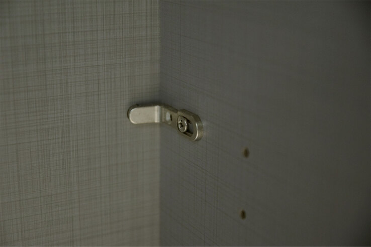 Schwebetürenschrank Level 36 C 300 x 236 cm weiß/ mittlere Tür Grauglas