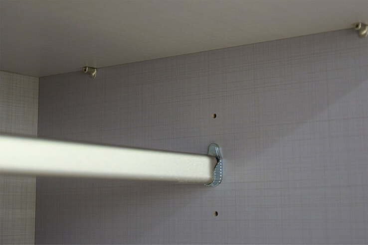 Schwebetürenschrank Level 36 C 300 x 236 cm weiß/ mittlere Tür Grauglas