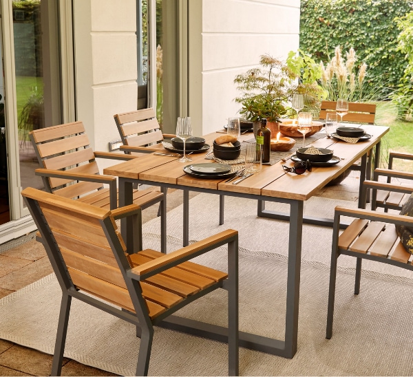 Gartenmoebel-Set-Tisch-und-Stuehle-Holz-Metall